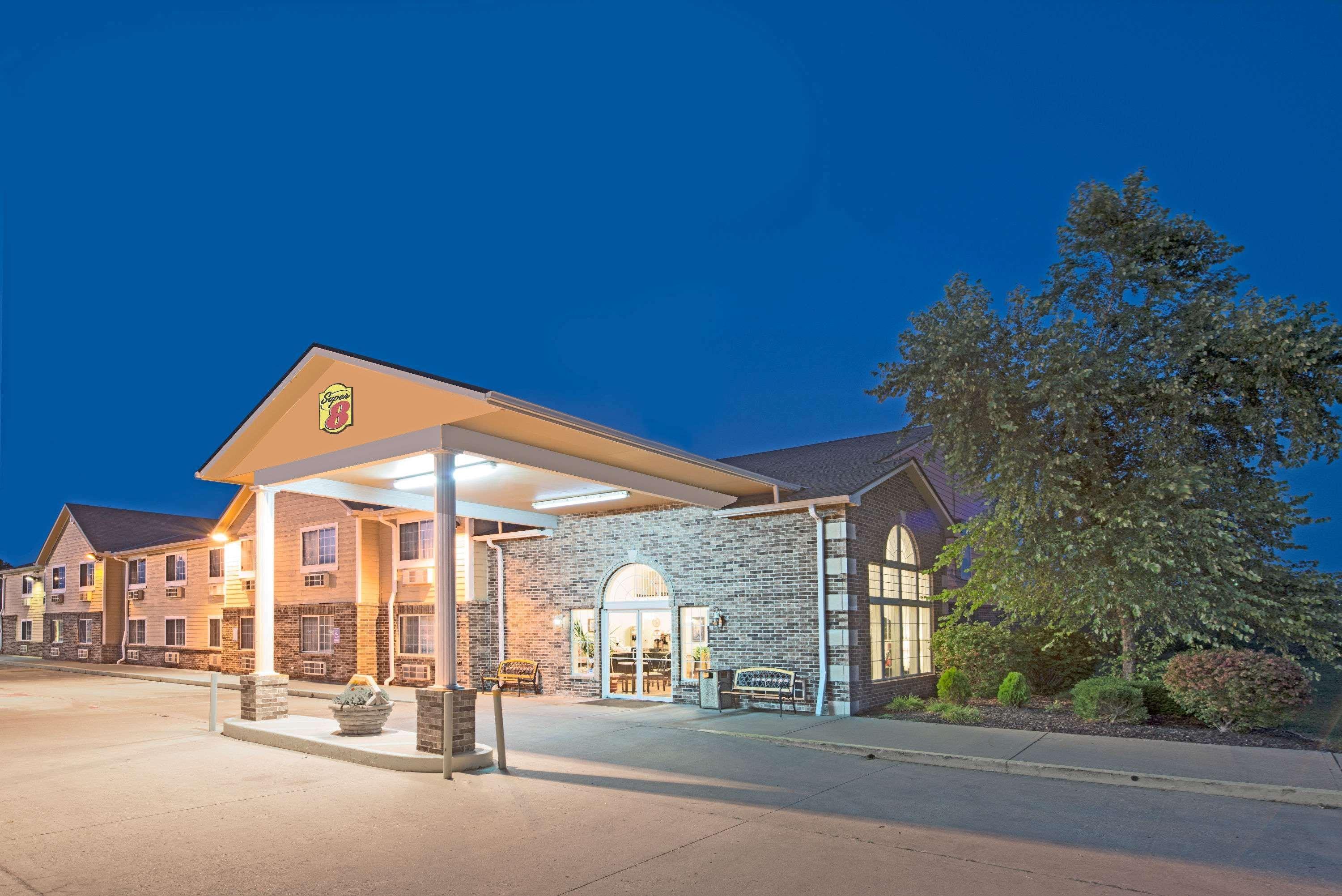 Super 8 By Wyndham Richmond Hotel Eksteriør billede